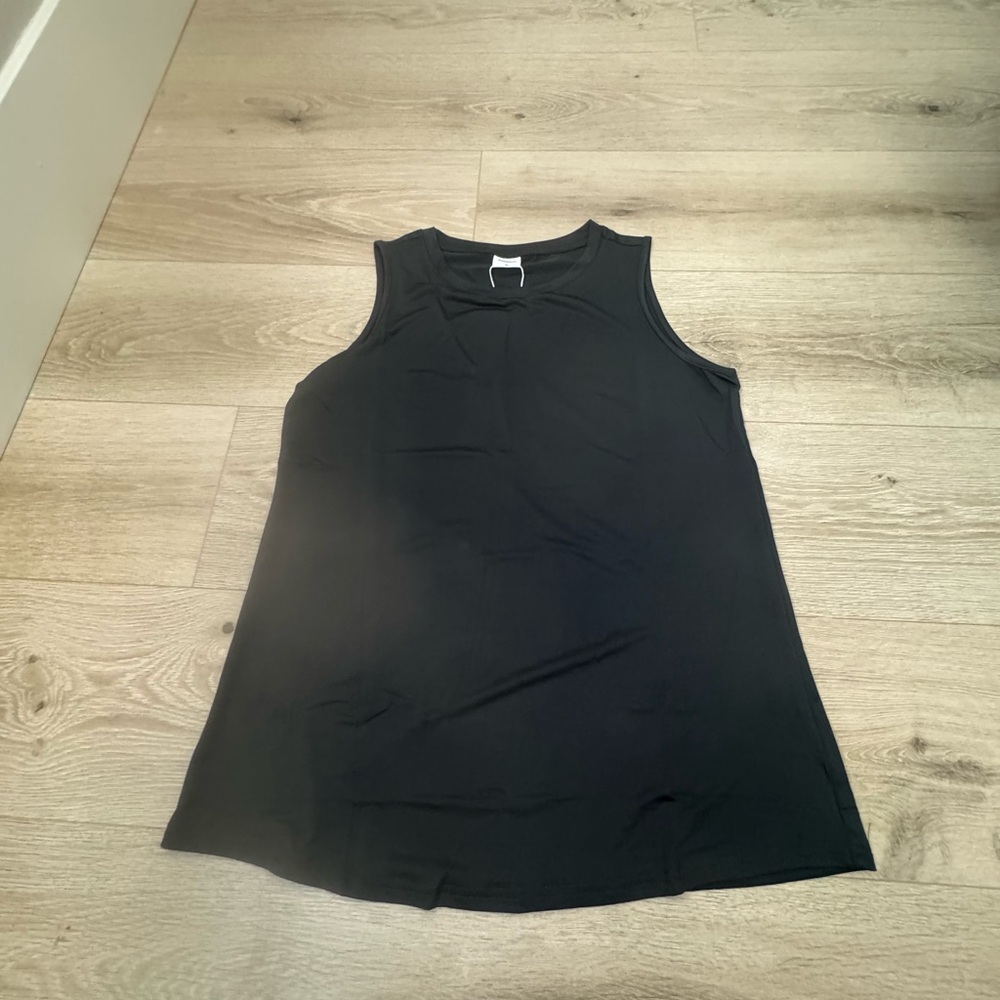 Black Sleeveless Women's Workout Top